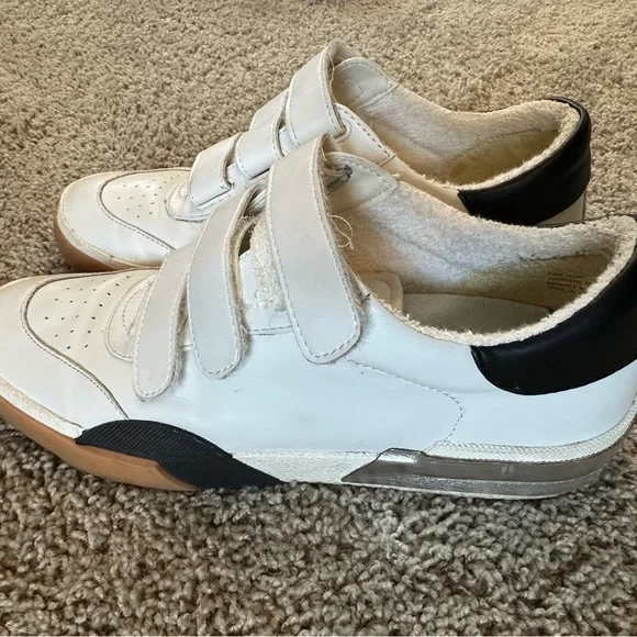 Dolce Vita Zina Sneakers - Picture 6 of 6